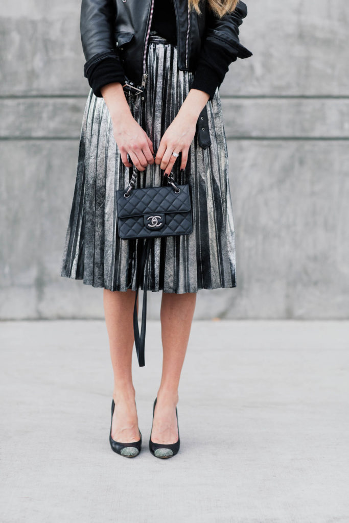 pleated skirt 